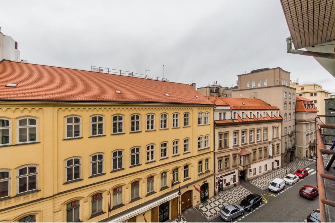 Cosy Flat In The Heart Of Pragueアパートメント エクステリア 写真