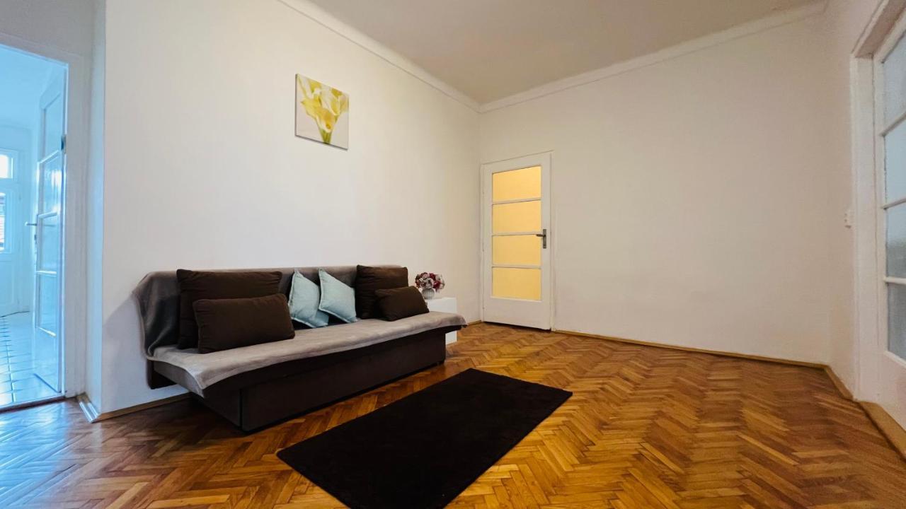 Cosy Flat In The Heart Of Pragueアパートメント エクステリア 写真