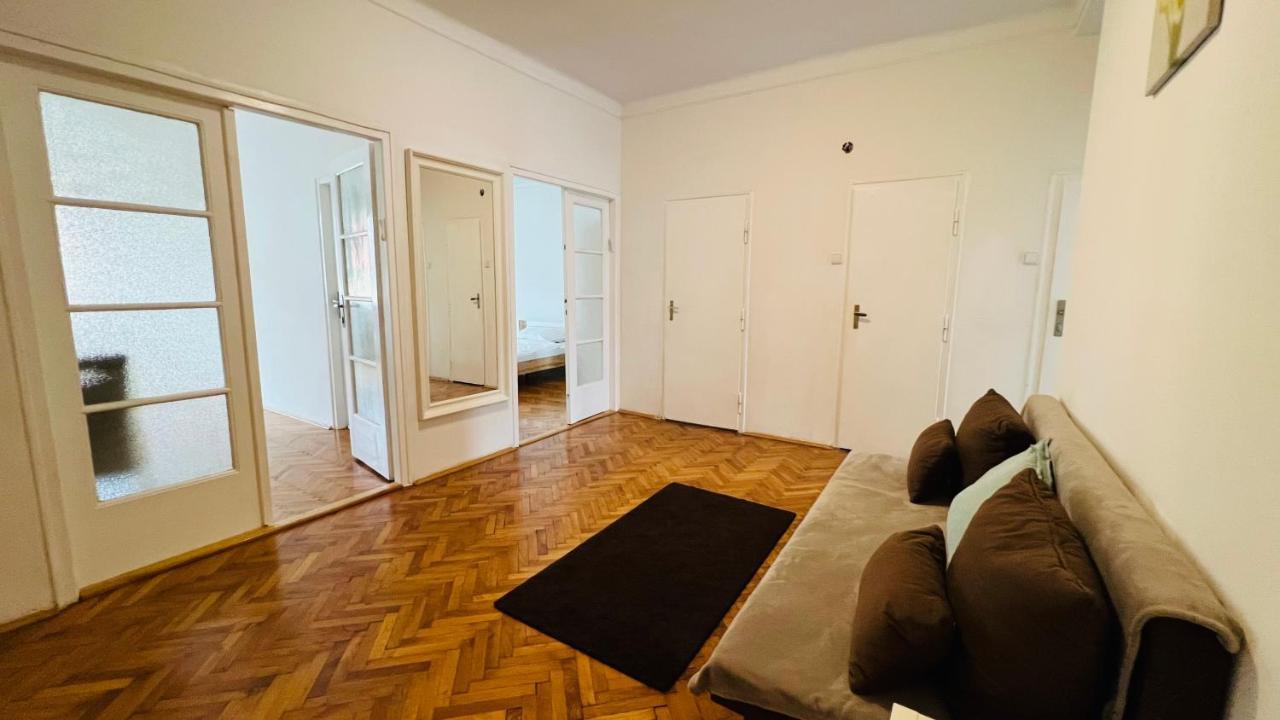Cosy Flat In The Heart Of Pragueアパートメント エクステリア 写真