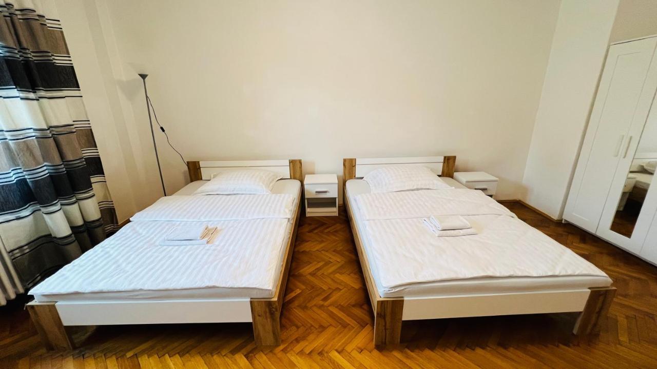 Cosy Flat In The Heart Of Pragueアパートメント エクステリア 写真