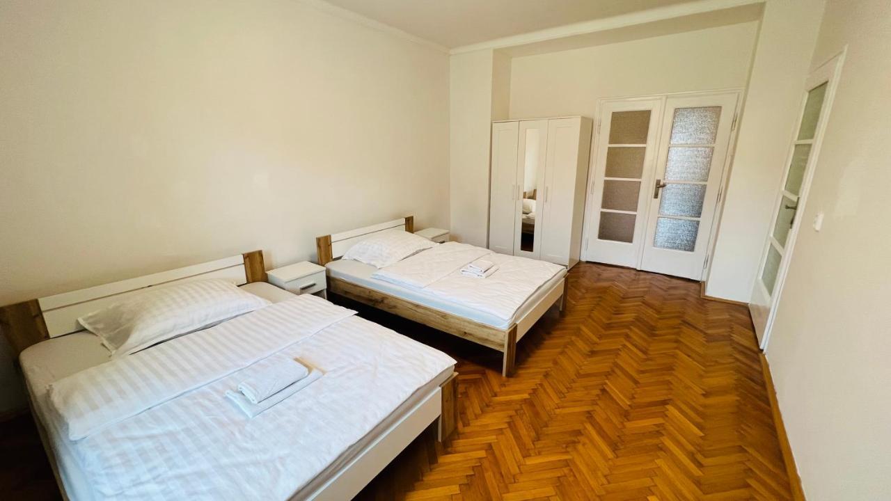 Cosy Flat In The Heart Of Pragueアパートメント エクステリア 写真