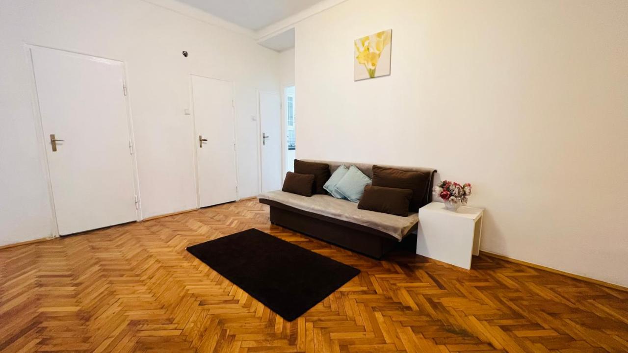 Cosy Flat In The Heart Of Pragueアパートメント エクステリア 写真